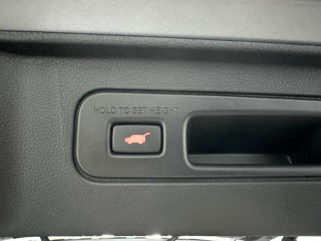 new 2025 Honda Pilot car, priced at $44,931