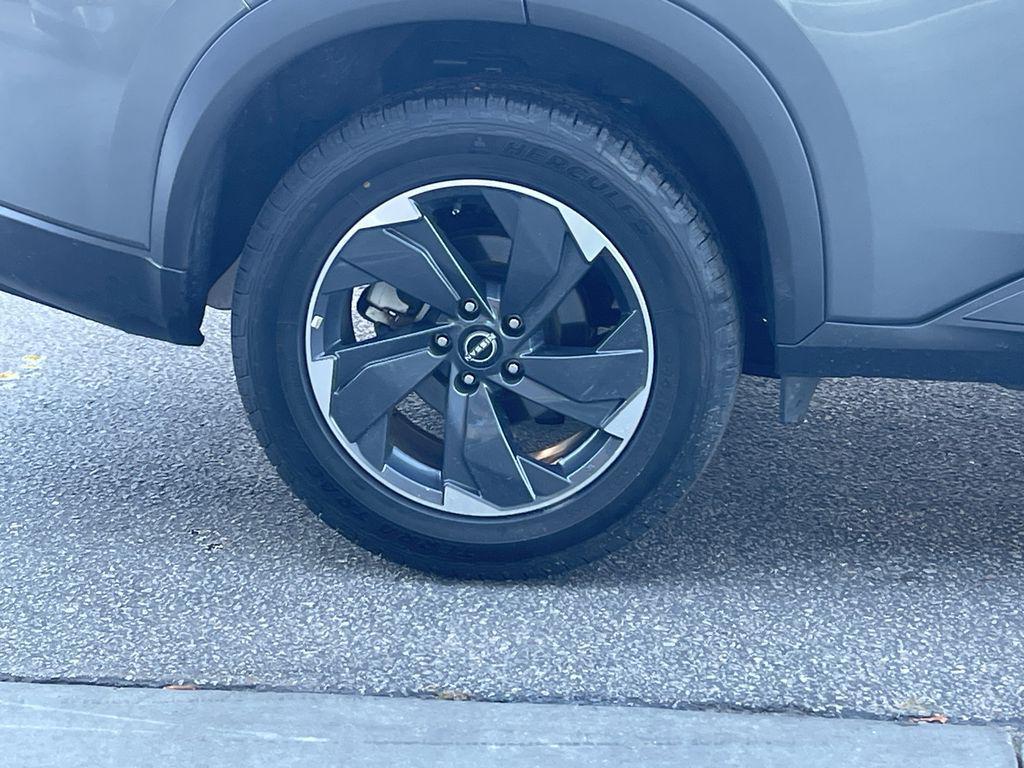 used 2024 Nissan Rogue car, priced at $24,937