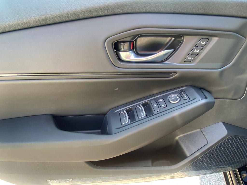 new 2025 Honda Accord Hybrid car, priced at $34,389