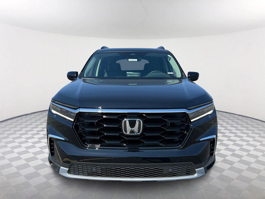 new 2025 Honda Pilot car, priced at $47,392
