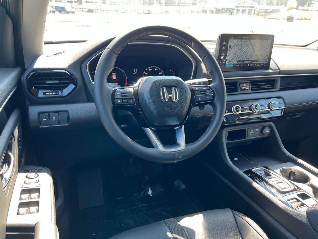 new 2025 Honda Pilot car, priced at $47,392