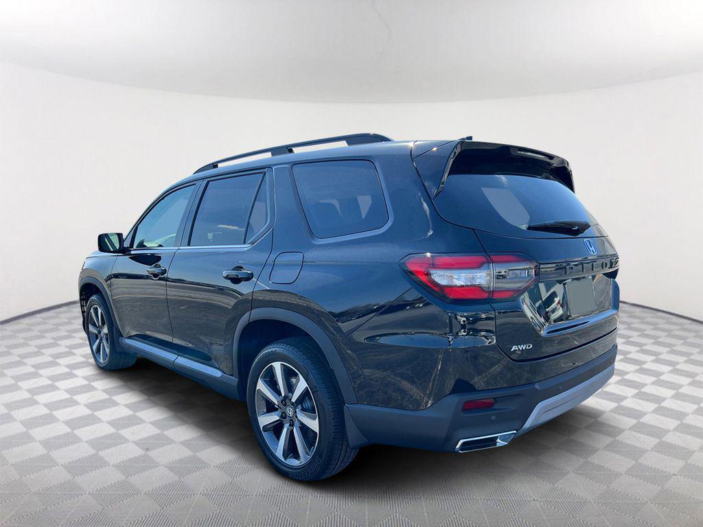 new 2025 Honda Pilot car, priced at $47,392