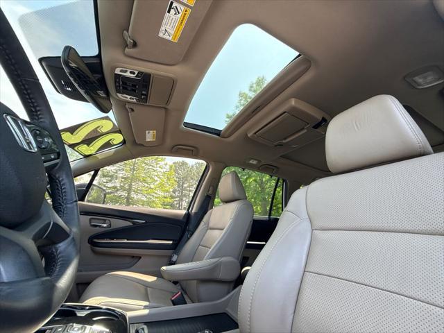used 2022 Honda Pilot car, priced at $35,294