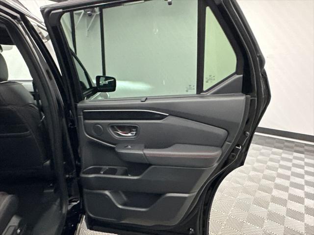 new 2025 Honda Pilot car, priced at $52,342