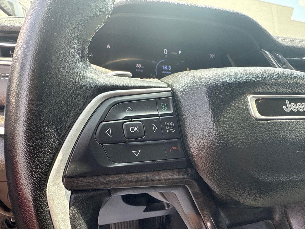 used 2022 Jeep Grand Cherokee car, priced at $28,294