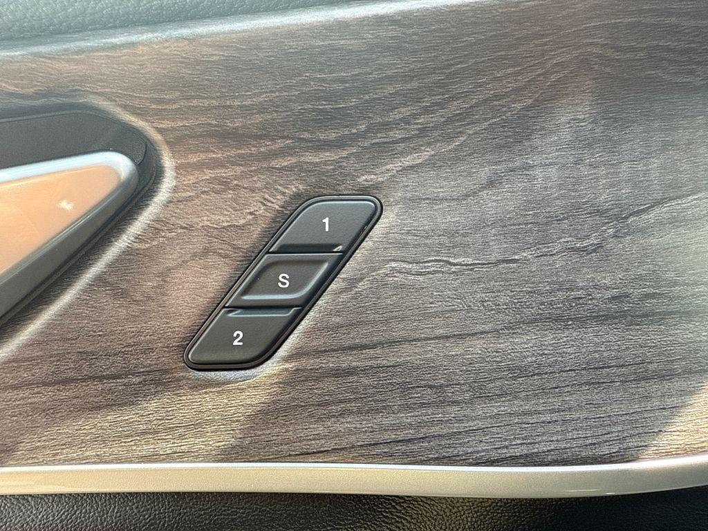 used 2022 Jeep Grand Cherokee car, priced at $28,294