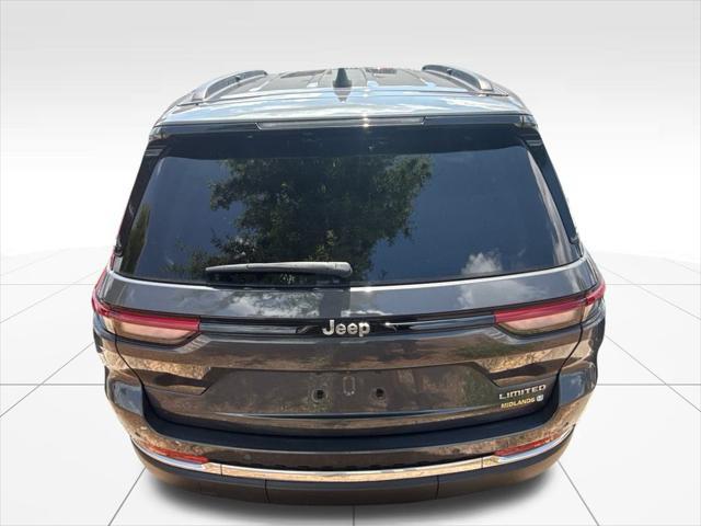 used 2022 Jeep Grand Cherokee car, priced at $31,996