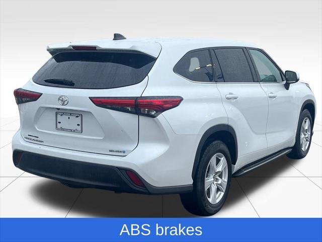 used 2022 Toyota Highlander car, priced at $29,248