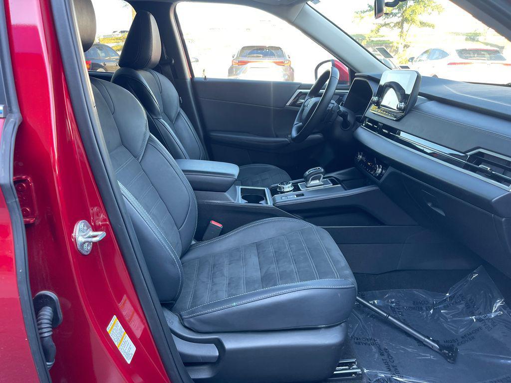 used 2024 Mitsubishi Outlander car, priced at $25,799