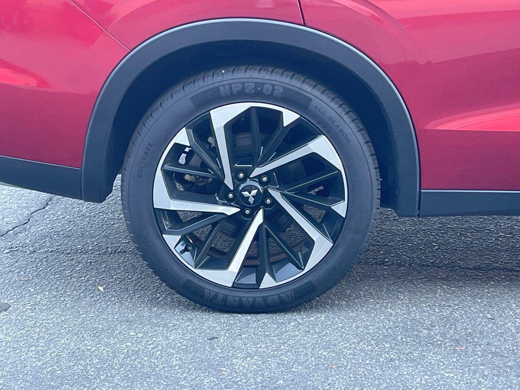used 2024 Mitsubishi Outlander car, priced at $25,799
