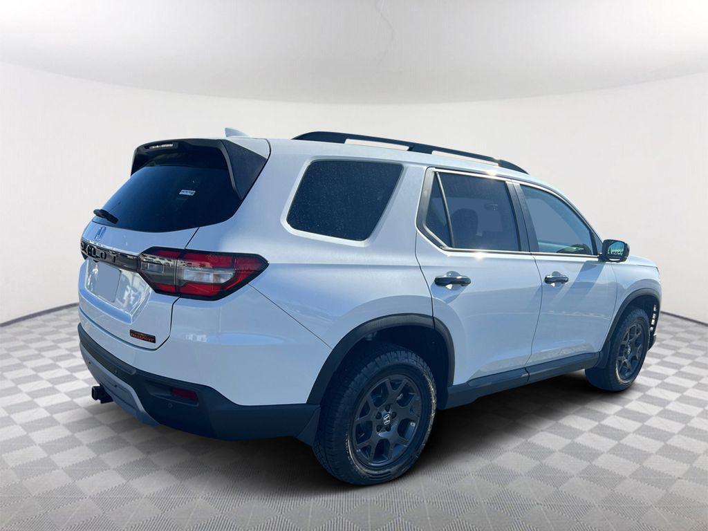 new 2025 Honda Pilot car, priced at $48,375