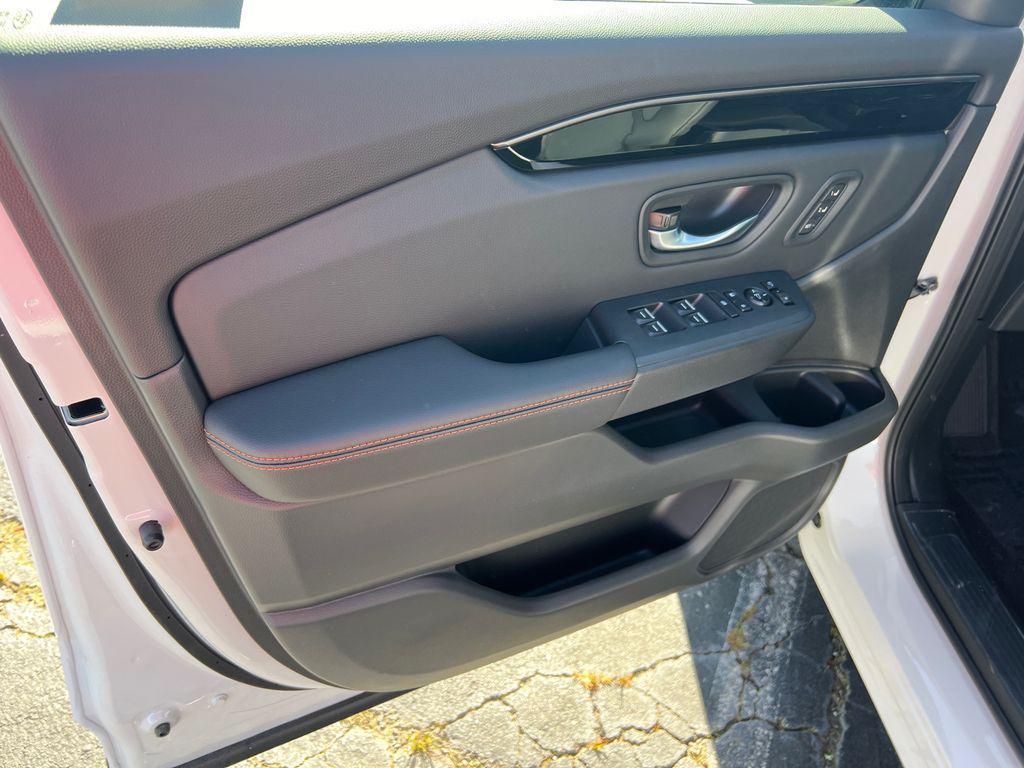 new 2025 Honda Pilot car, priced at $48,375