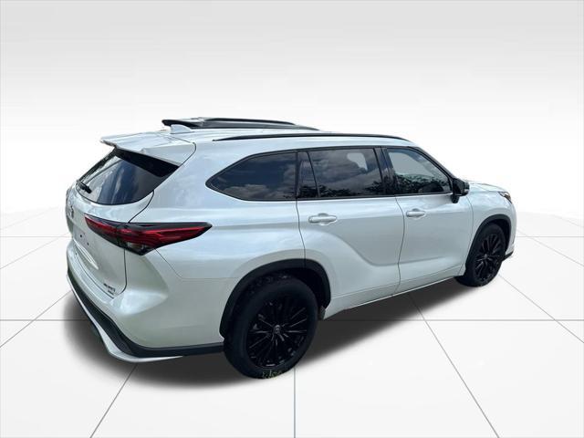 used 2023 Toyota Highlander car, priced at $41,367