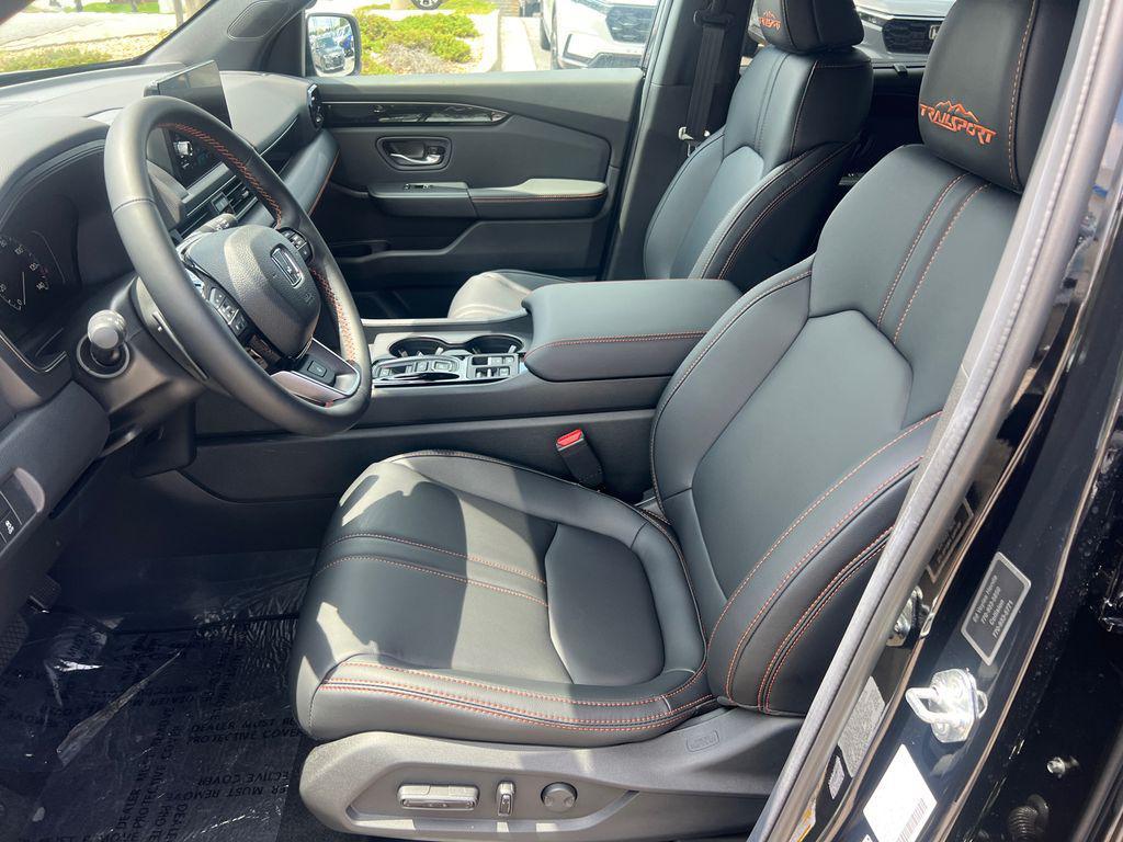 new 2025 Honda Pilot car, priced at $47,948