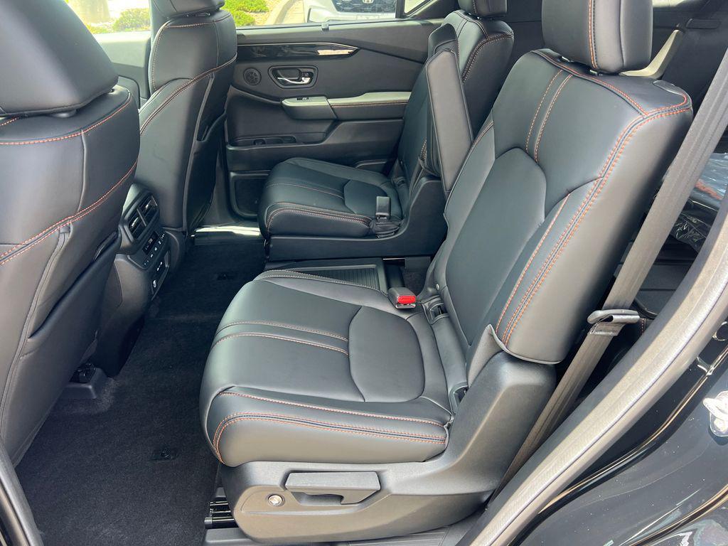 new 2025 Honda Pilot car, priced at $47,948
