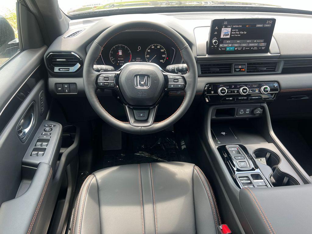 new 2025 Honda Pilot car, priced at $47,948