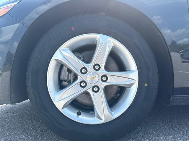 used 2023 Chevrolet Malibu car, priced at $18,152