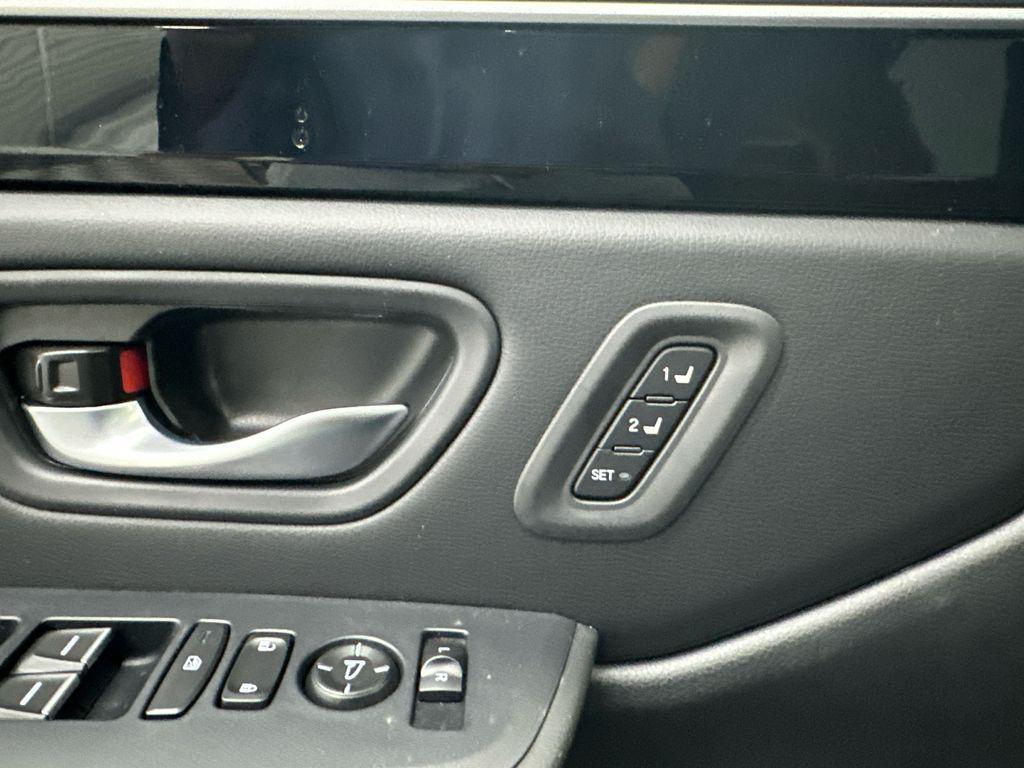 new 2025 Honda Pilot car, priced at $47,981