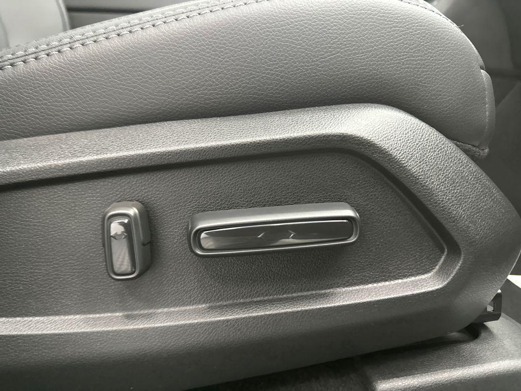 new 2025 Honda Pilot car, priced at $47,981