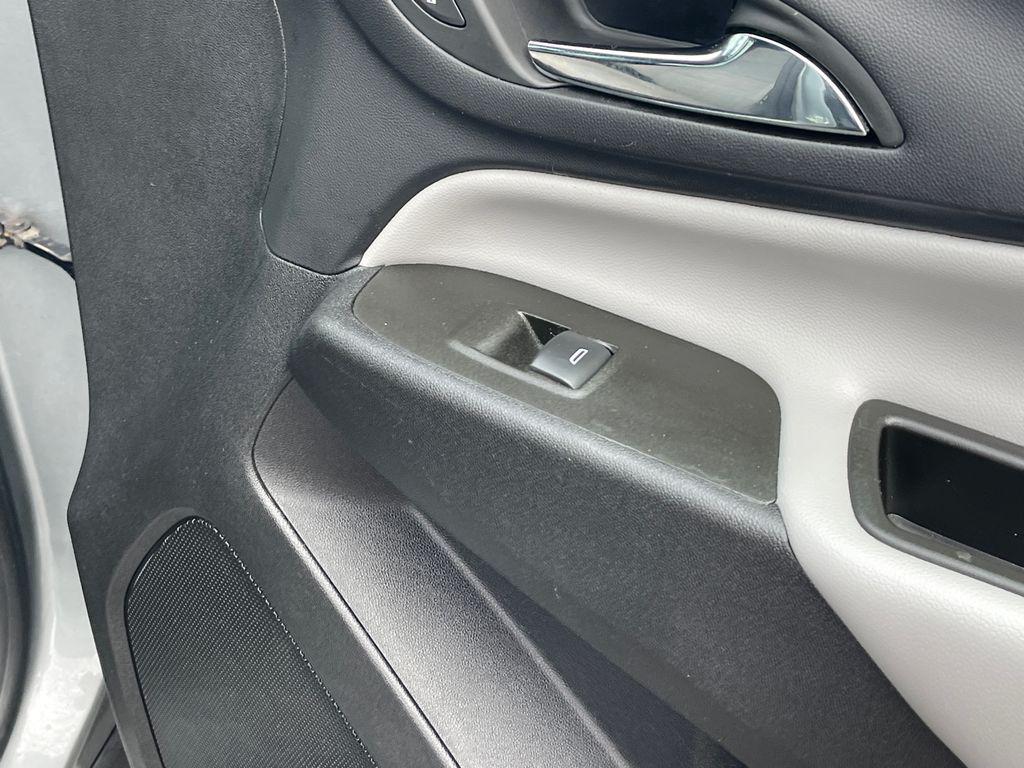 used 2023 Chevrolet Equinox car, priced at $20,651