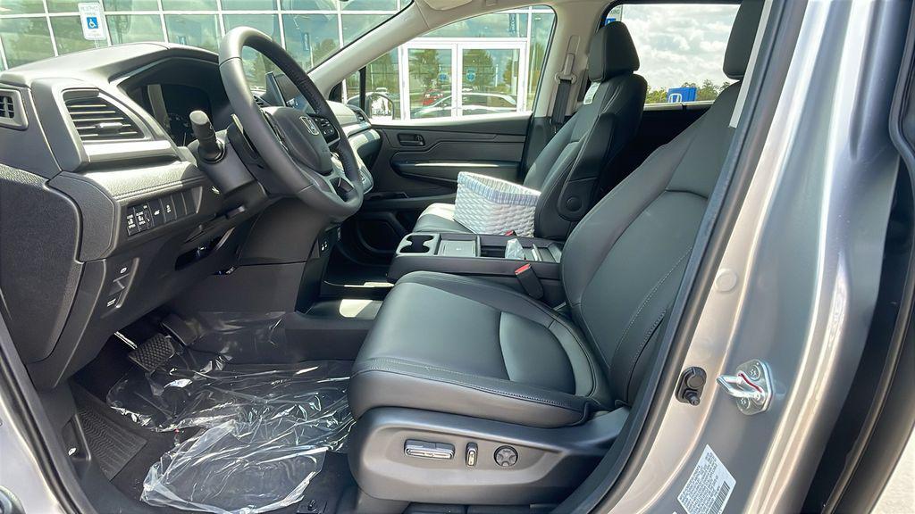 new 2026 Honda Odyssey car, priced at $42,473