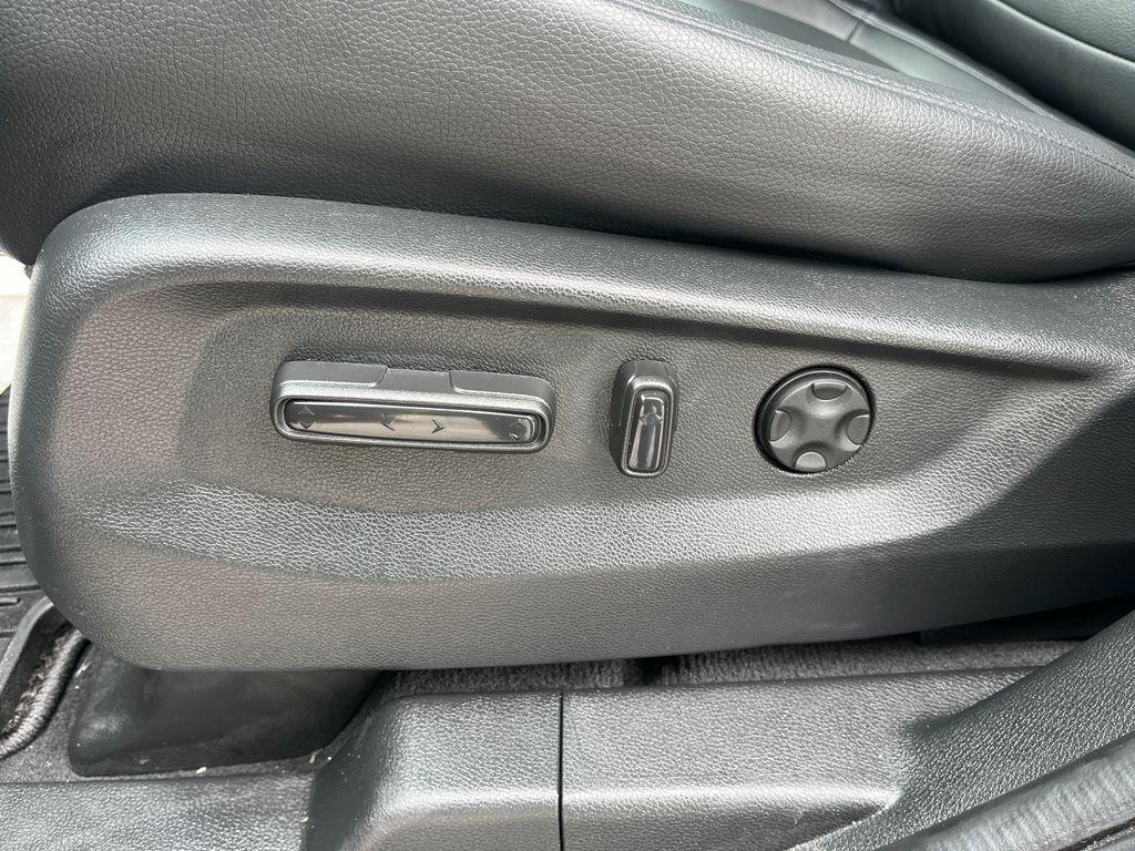 used 2025 Honda Odyssey car, priced at $39,972