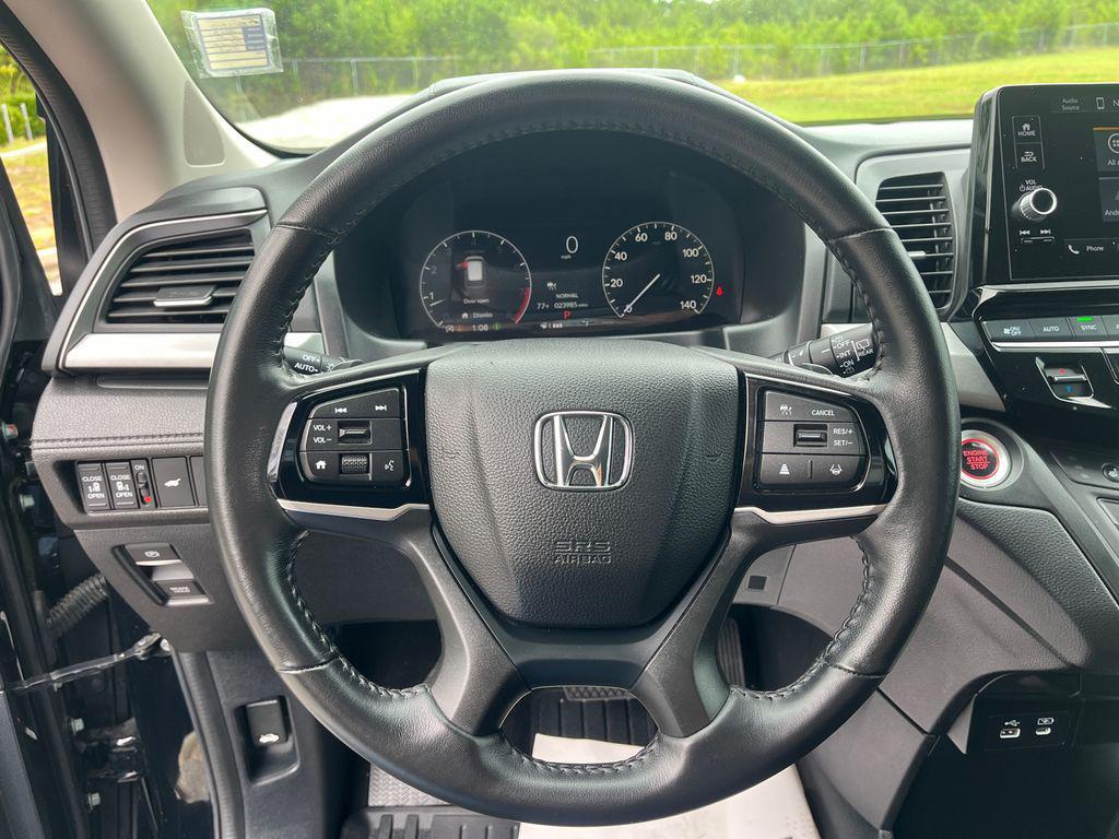 used 2025 Honda Odyssey car, priced at $39,972