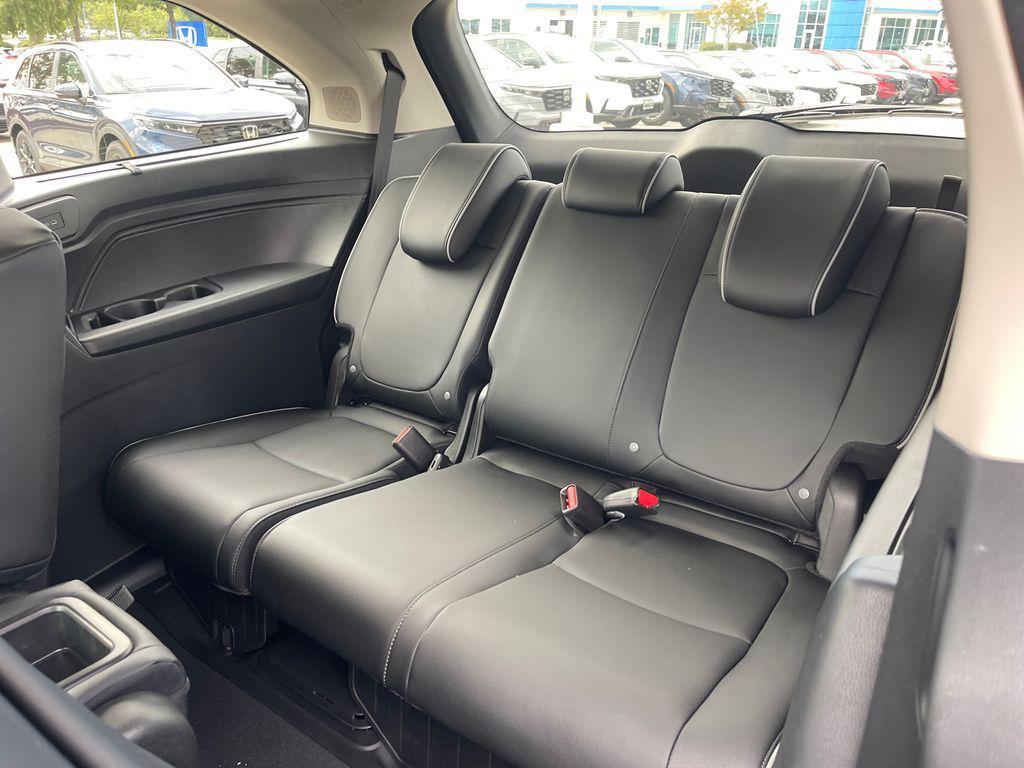 new 2026 Honda Odyssey car, priced at $49,067