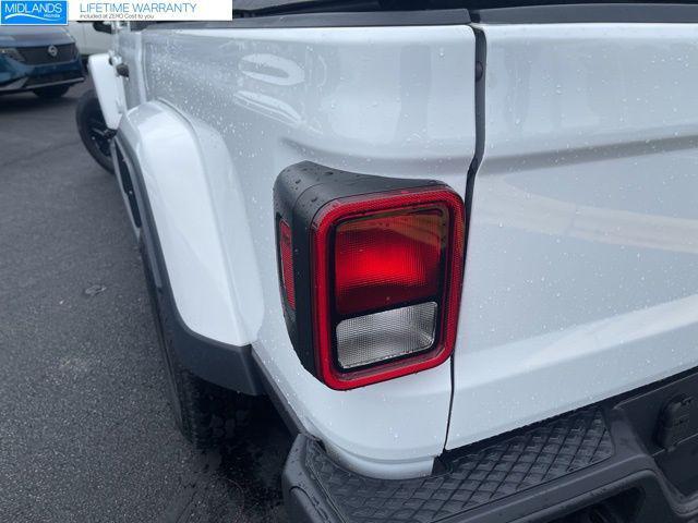 used 2021 Jeep Gladiator car, priced at $29,194