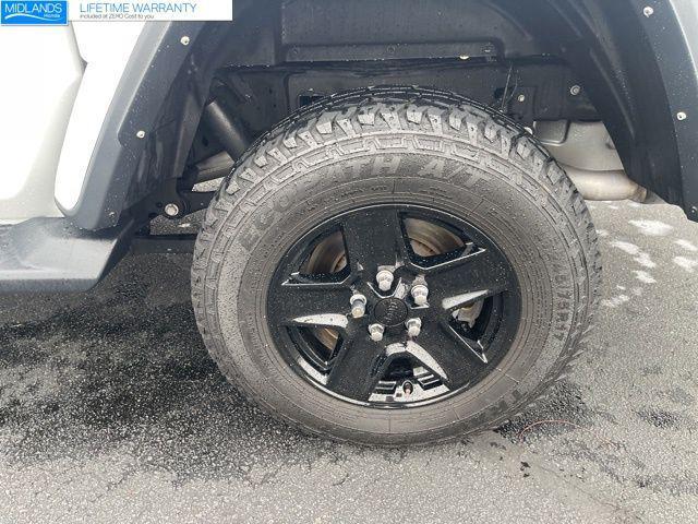 used 2021 Jeep Gladiator car, priced at $29,194