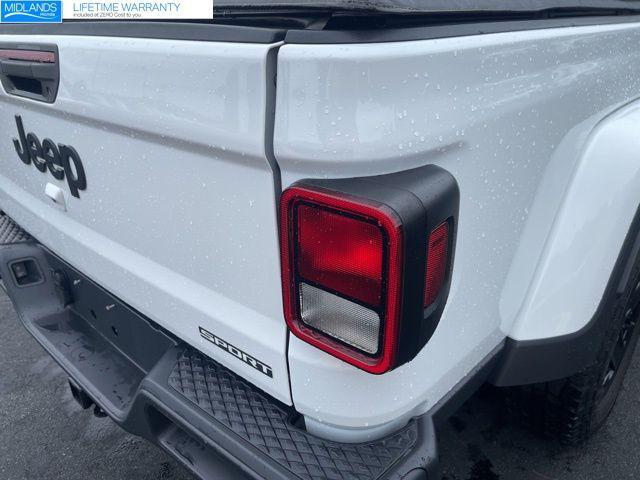 used 2021 Jeep Gladiator car, priced at $29,194