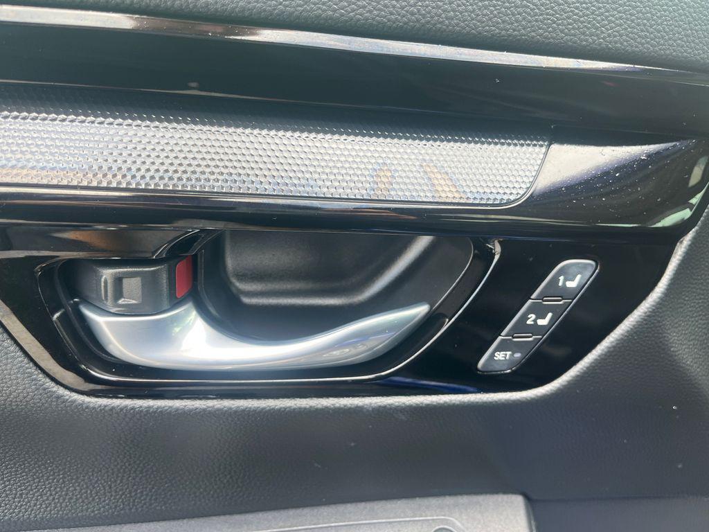 used 2025 Honda CR-V car, priced at $33,869