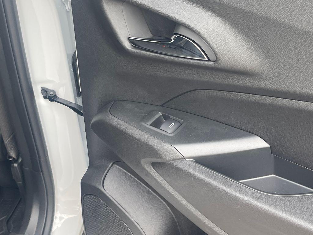 used 2025 Chevrolet Trax car, priced at $25,787