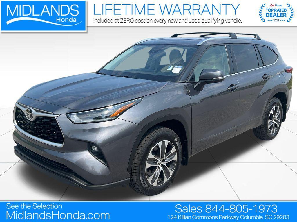 used 2021 Toyota Highlander car, priced at $28,149