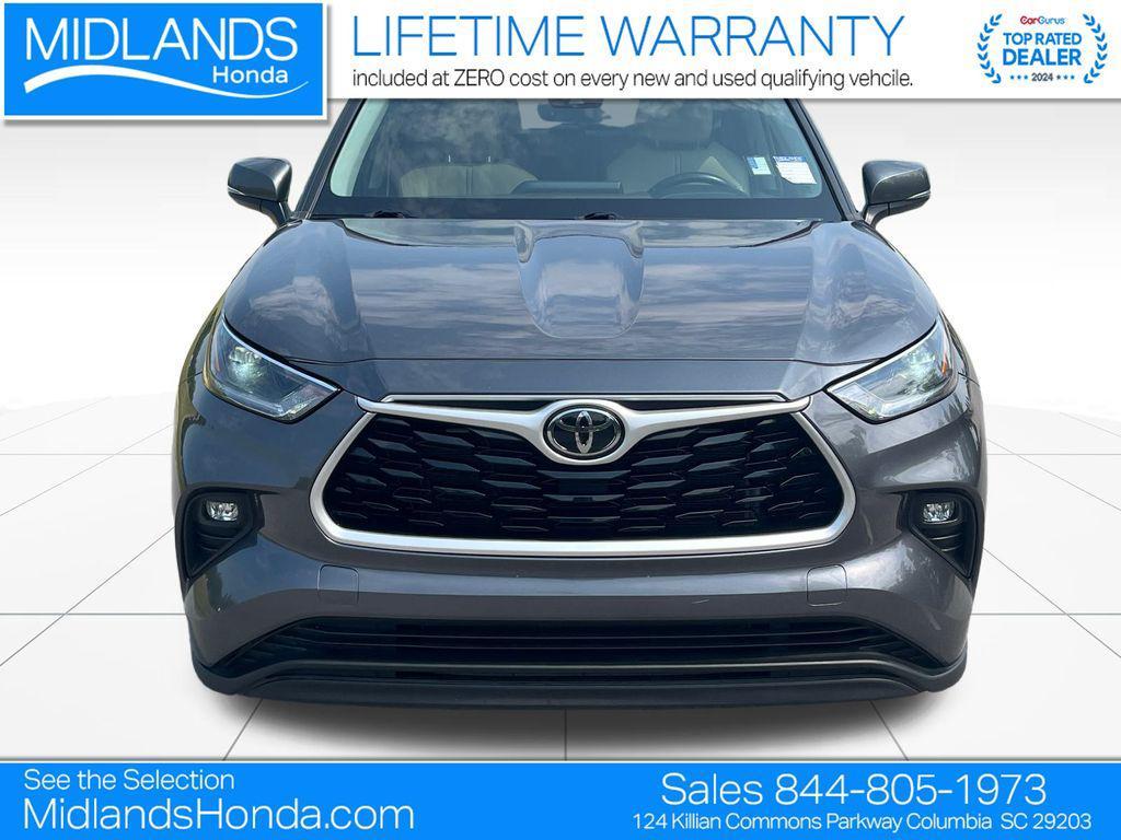 used 2021 Toyota Highlander car, priced at $28,149
