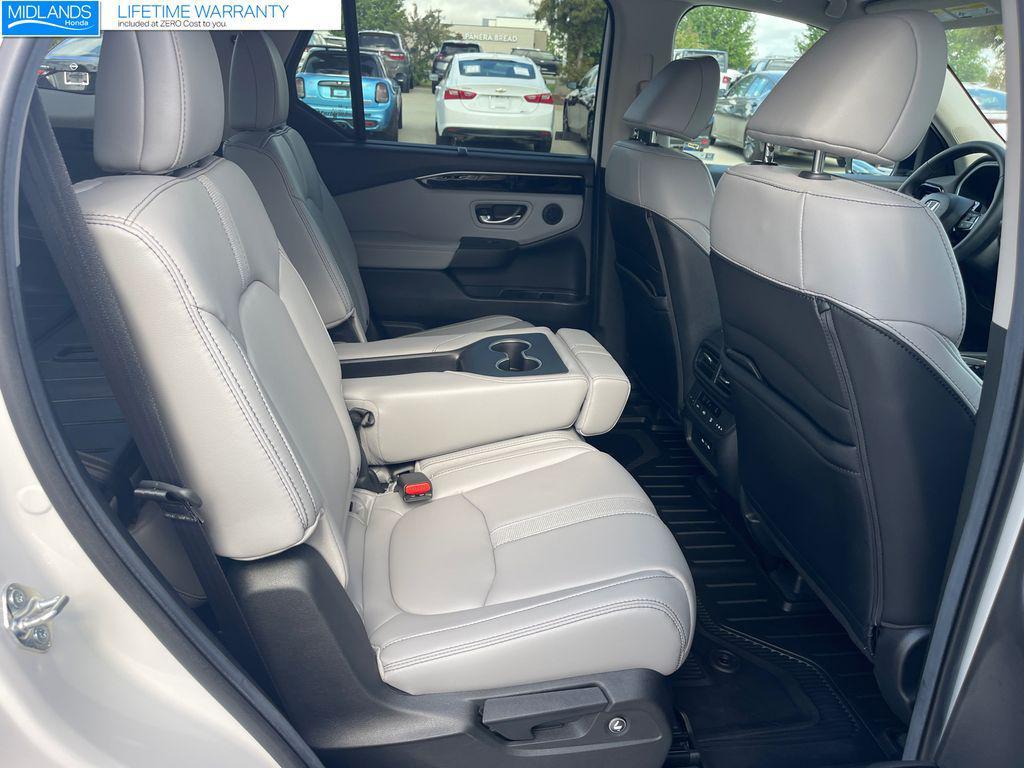 used 2025 Honda Pilot car, priced at $44,538