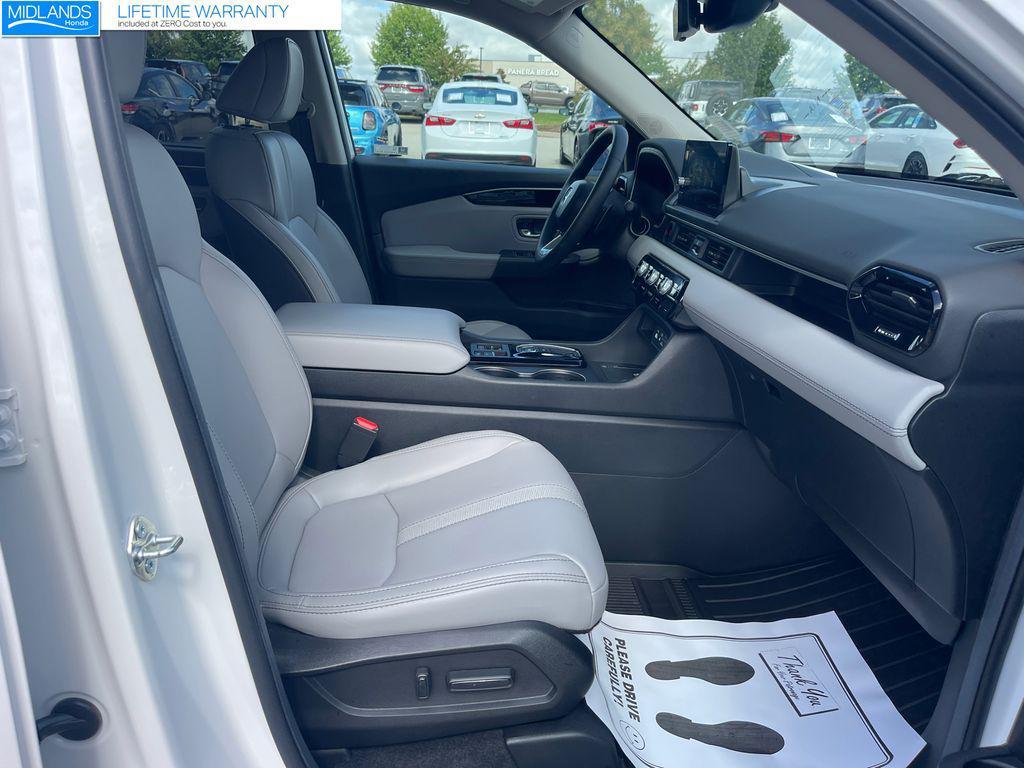 used 2025 Honda Pilot car, priced at $44,538