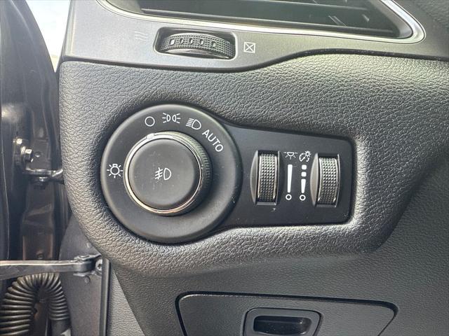 used 2020 Jeep Cherokee car, priced at $18,699