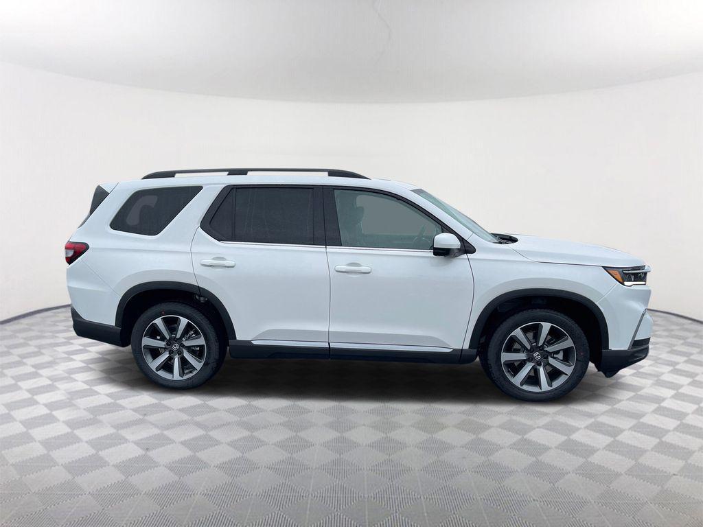 new 2025 Honda Pilot car, priced at $50,765