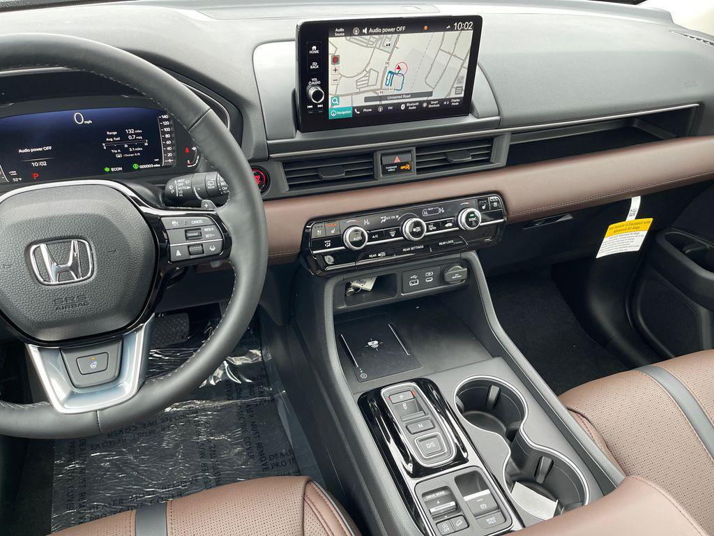 new 2025 Honda Pilot car, priced at $50,765