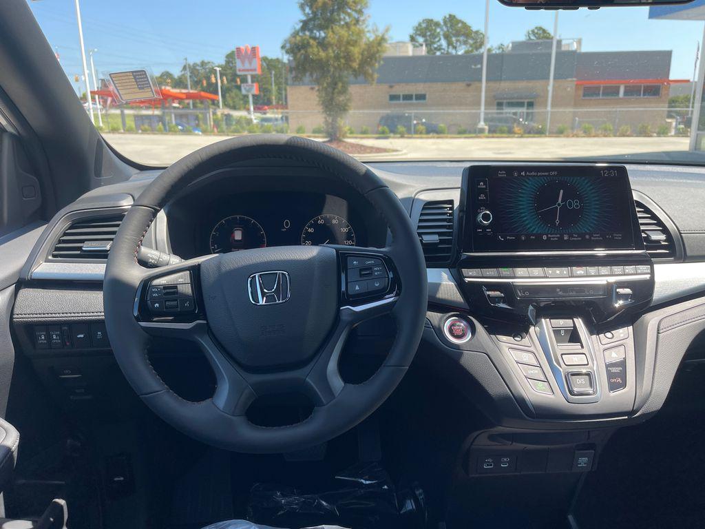 new 2026 Honda Odyssey car, priced at $43,211