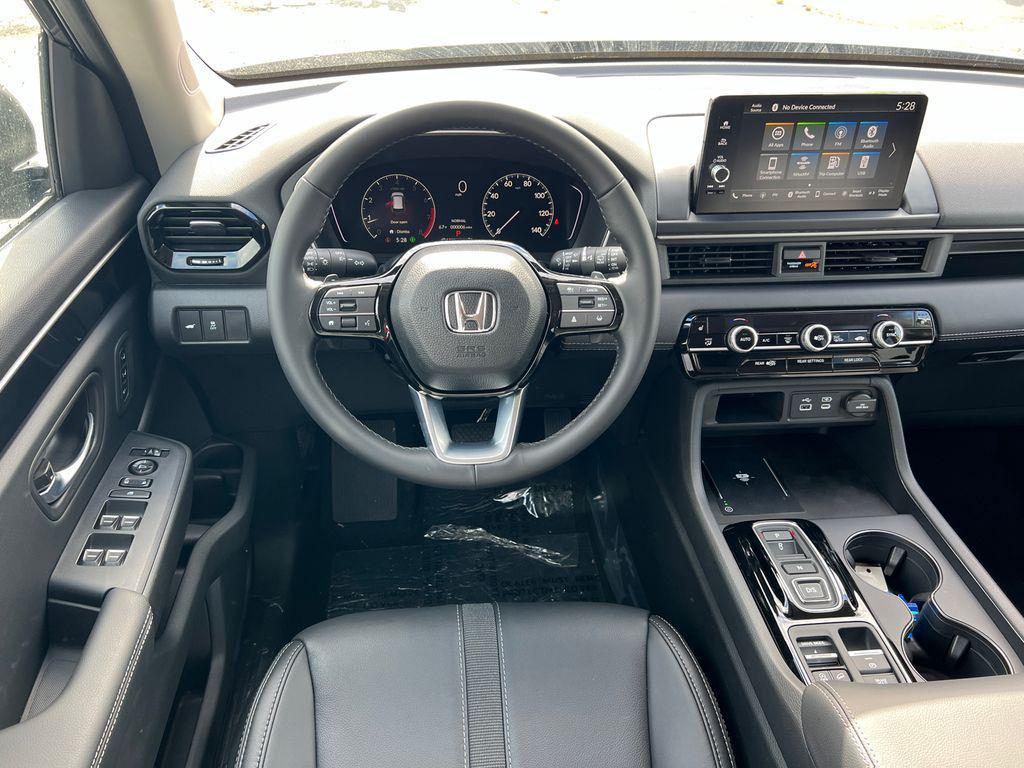 new 2025 Honda Pilot car, priced at $42,414