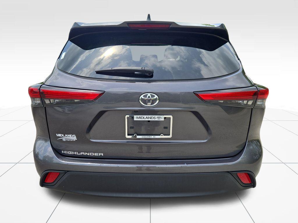 used 2023 Toyota Highlander car, priced at $32,954