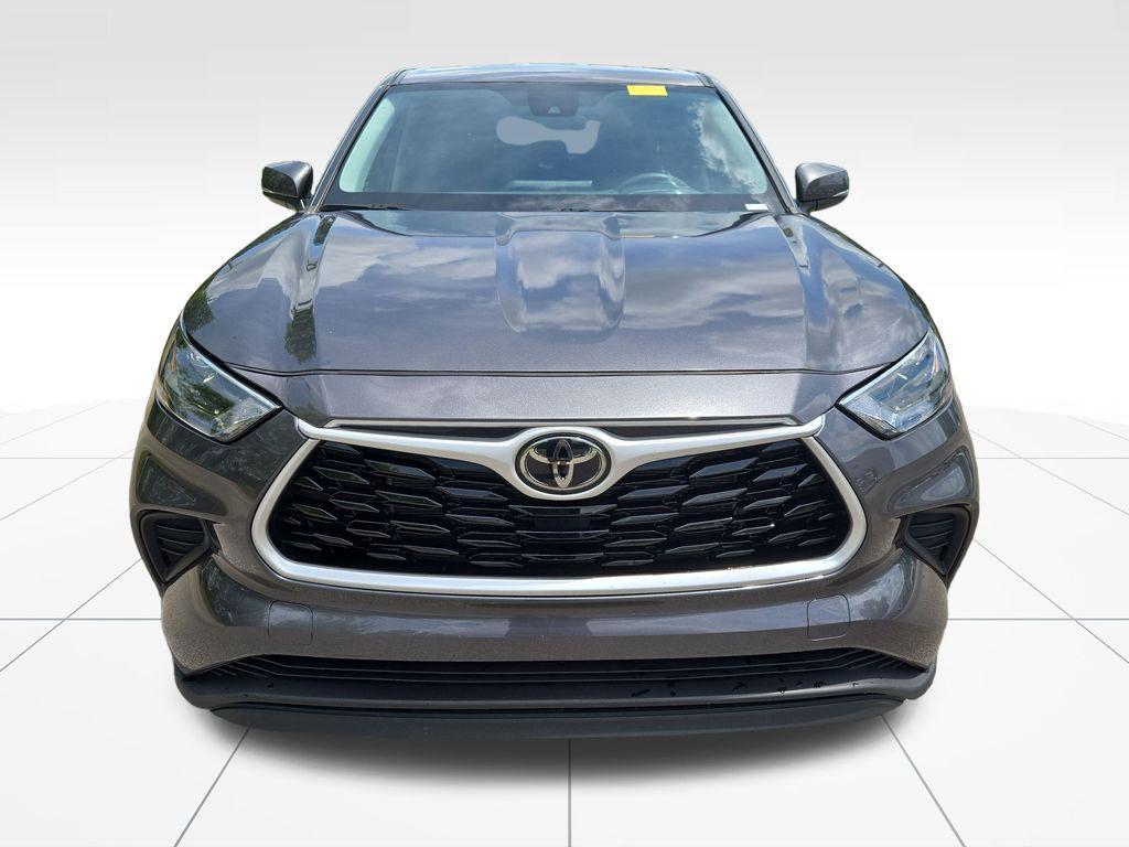 used 2023 Toyota Highlander car, priced at $32,954