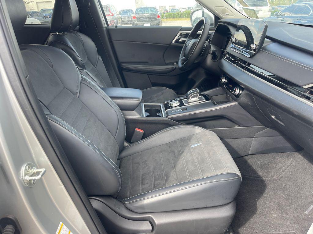 used 2024 Mitsubishi Outlander car, priced at $24,511