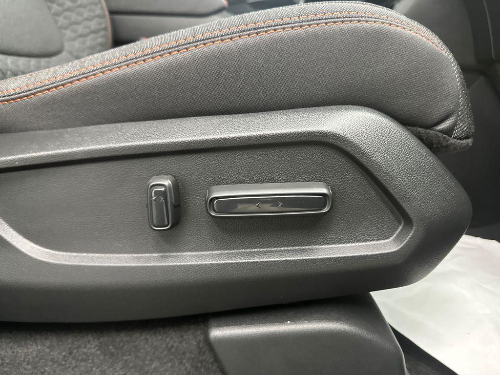 new 2025 Honda Pilot car, priced at $39,922