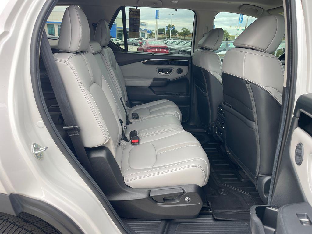 used 2024 Honda Pilot car, priced at $40,624