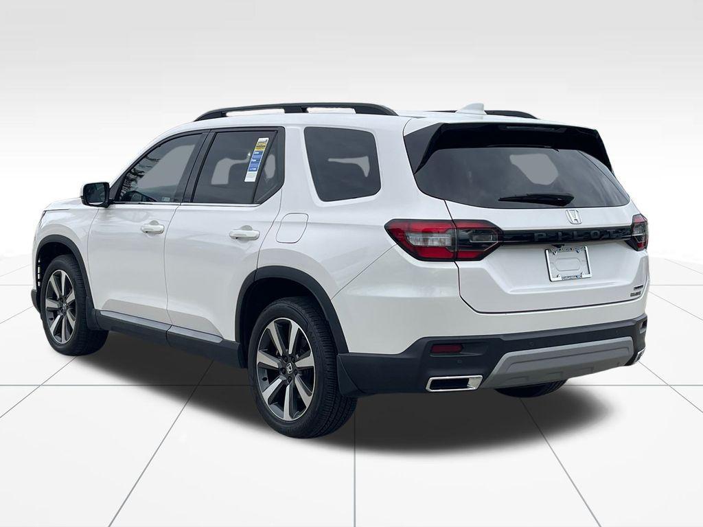 used 2024 Honda Pilot car, priced at $40,624