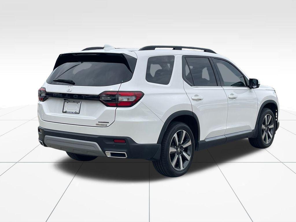 used 2024 Honda Pilot car, priced at $40,624