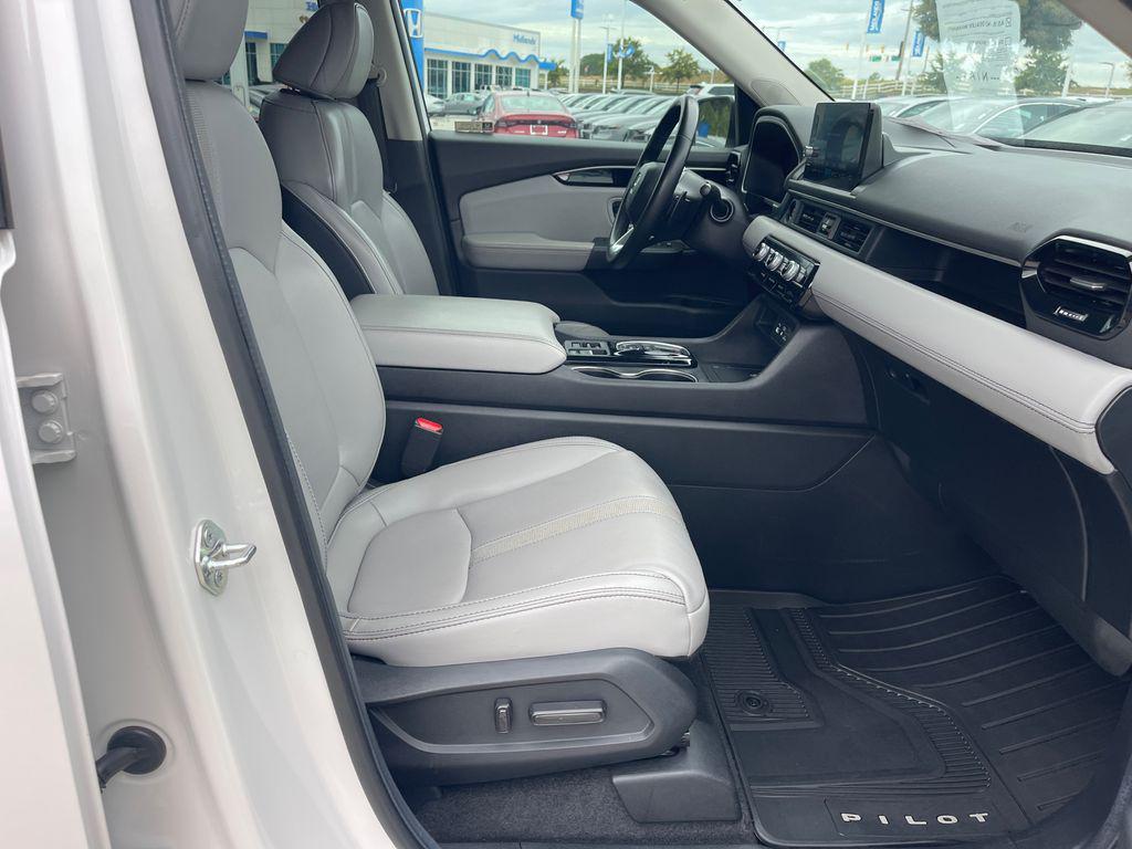 used 2024 Honda Pilot car, priced at $40,624